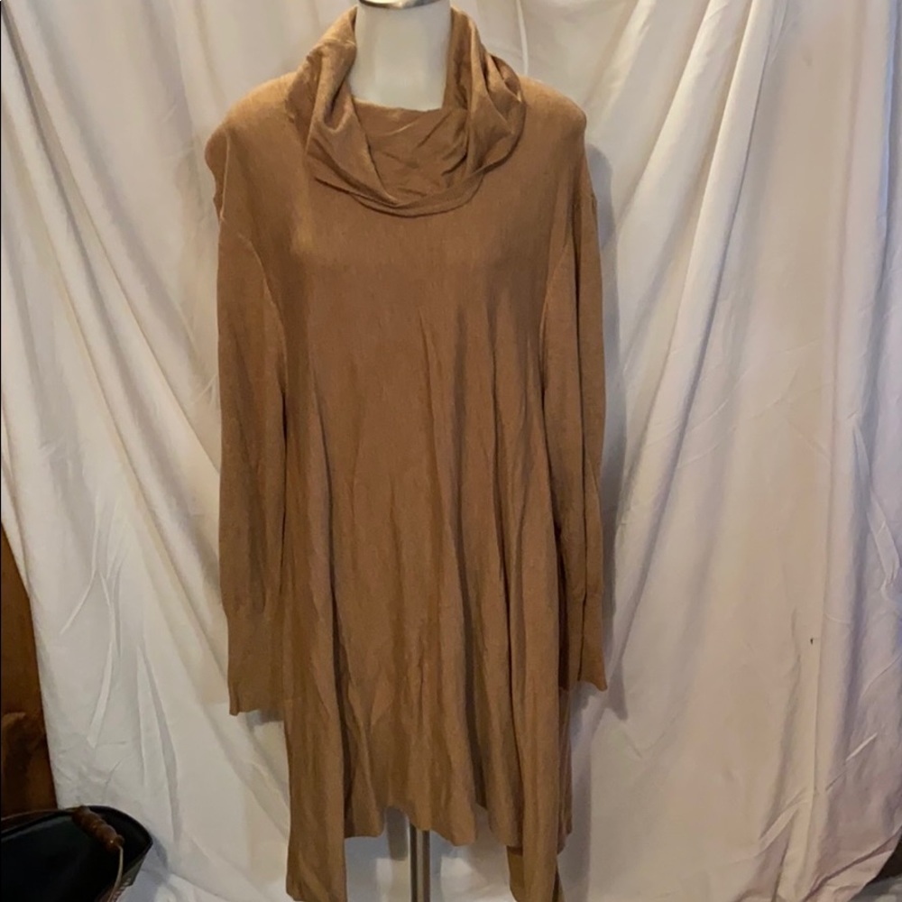 Woman’s long blouse/shirt